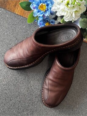 Men Uggs slide mules Brown Leather Slip-On sz 11